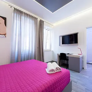 Pop 2*, Roma Italia